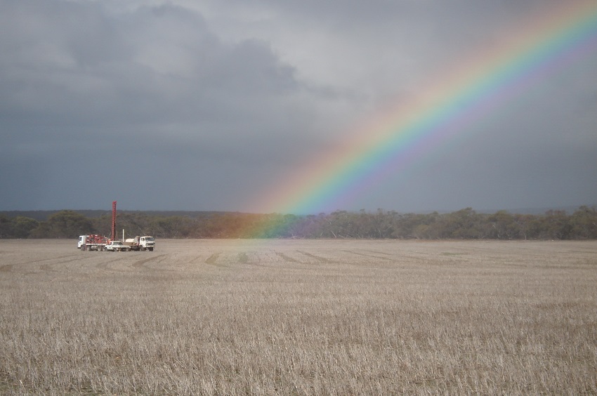 Aircore drilling for diamonds north of Venus Bay, Eyre Penninsula July 2008.